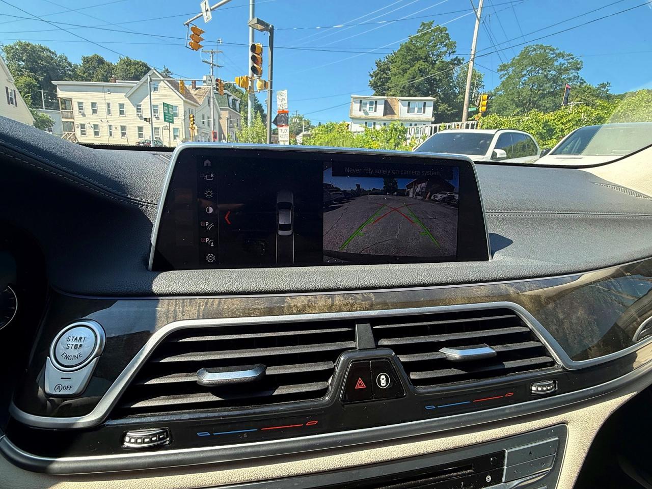 2018 BMW 750 Xi - zdjęcie 7
