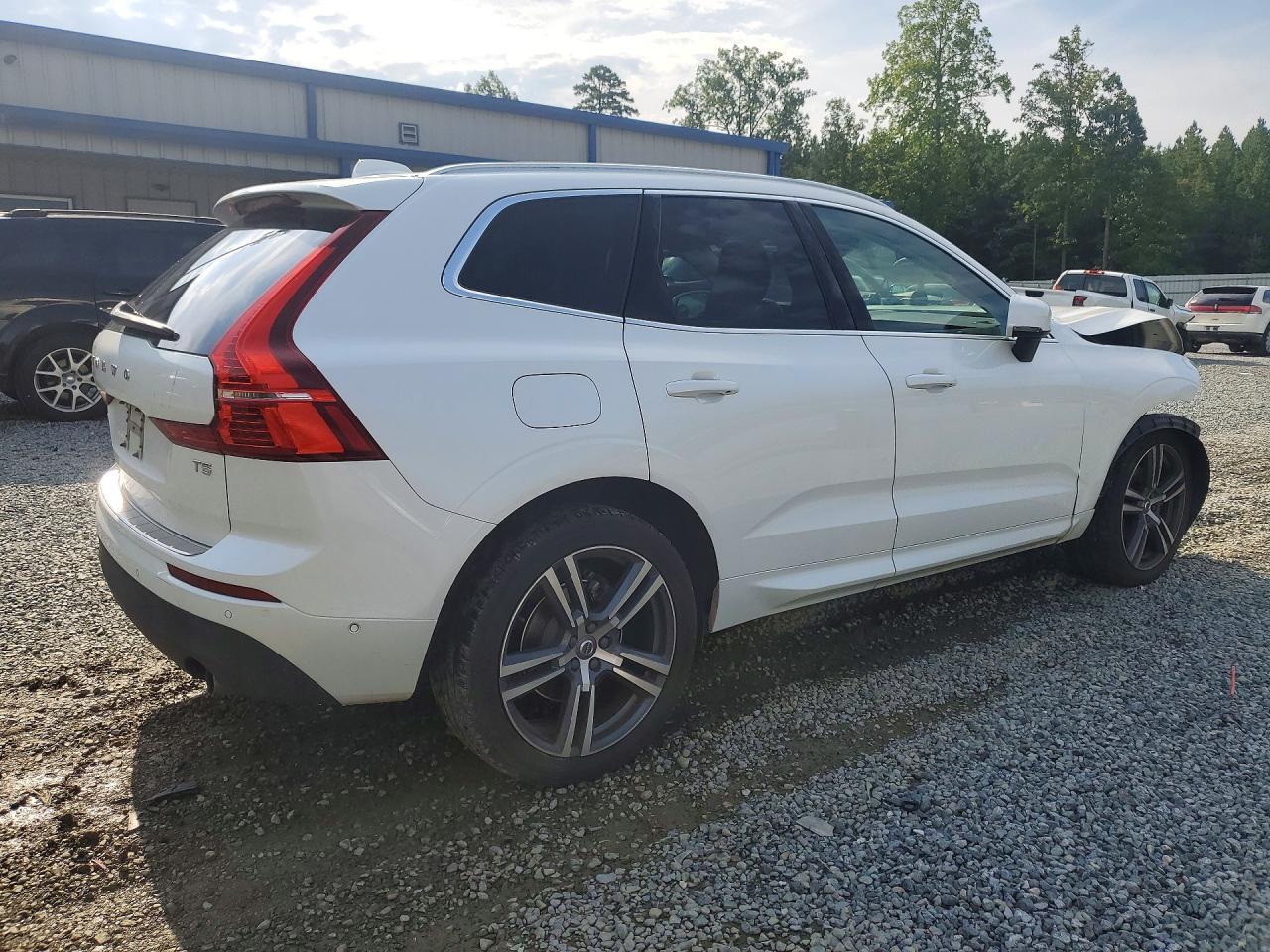 2019 Volvo Xc60 T5 Momentum - zdjęcie 3