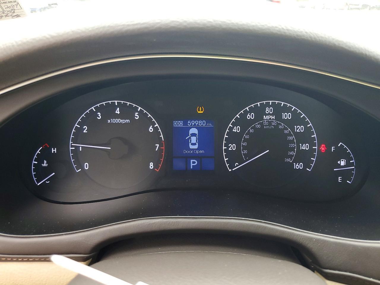 2013 Hyundai Genesis 3.8L - zdjęcie 9