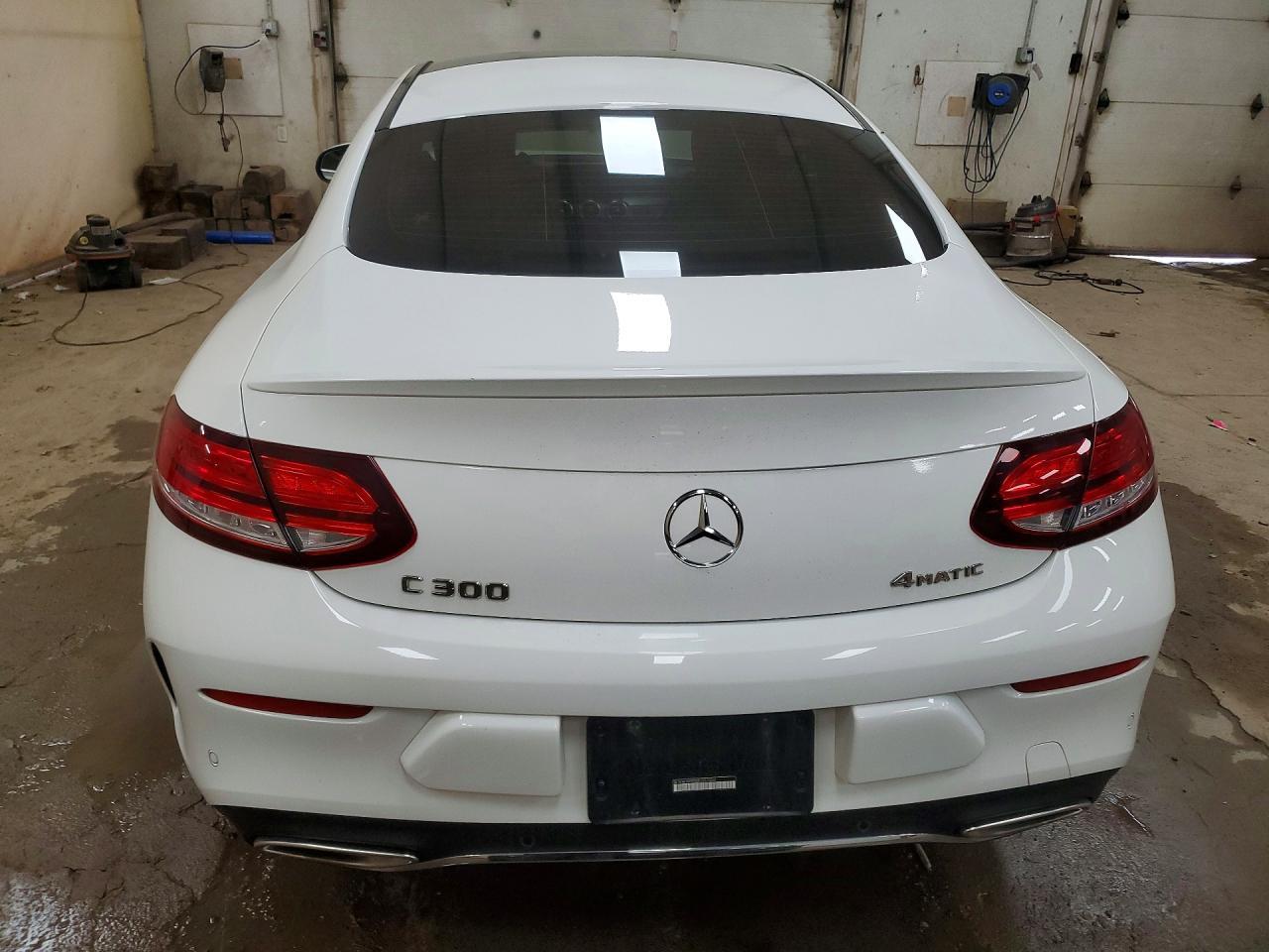 2021 Mercedes-Benz C 300 4Matic - zdjęcie 6