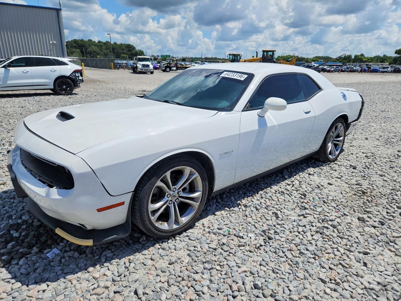 2022 Dodge Challenger R/T - zdjęcie główne