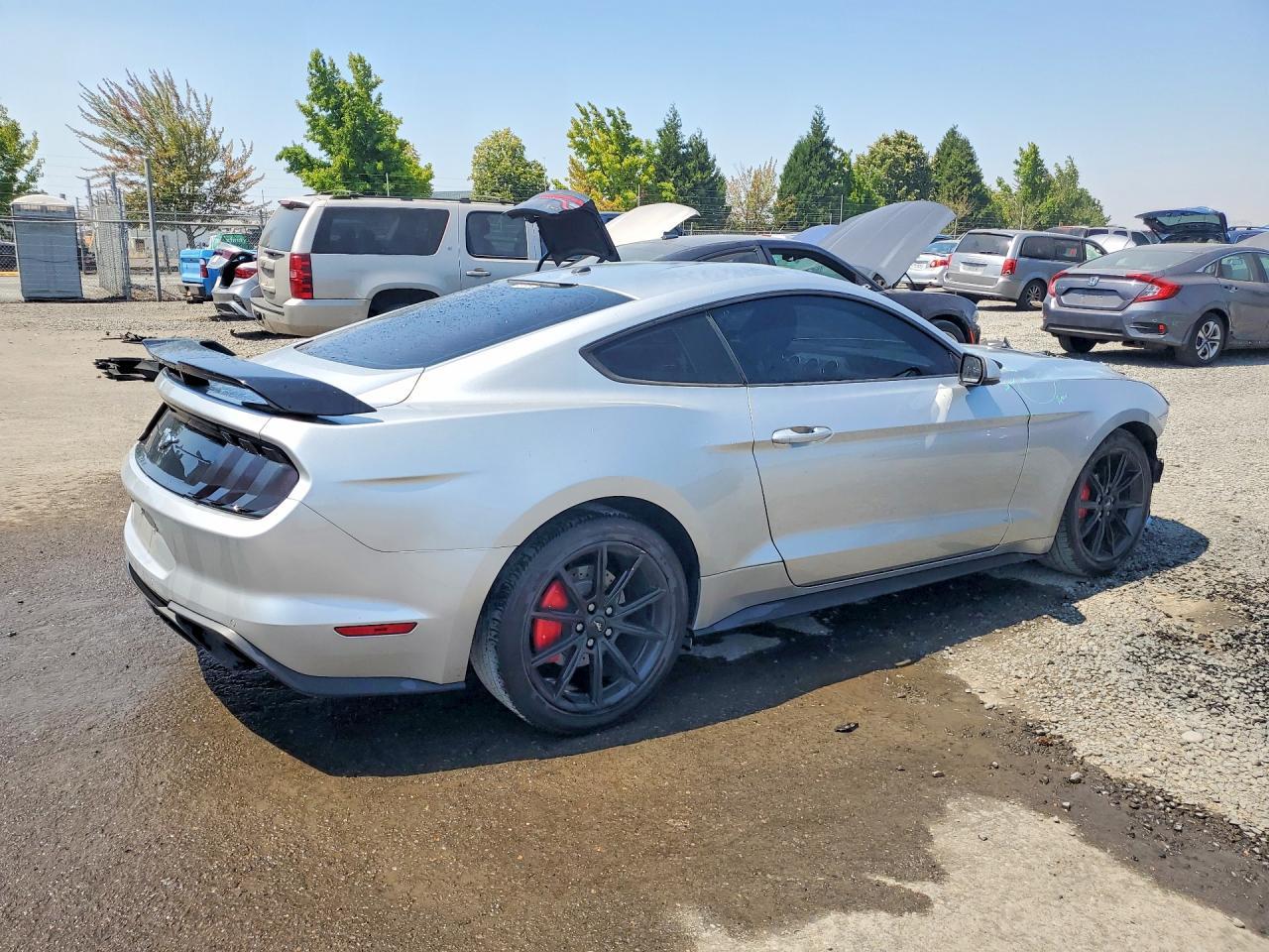 2018 Ford Mustang Base - zdjęcie 3