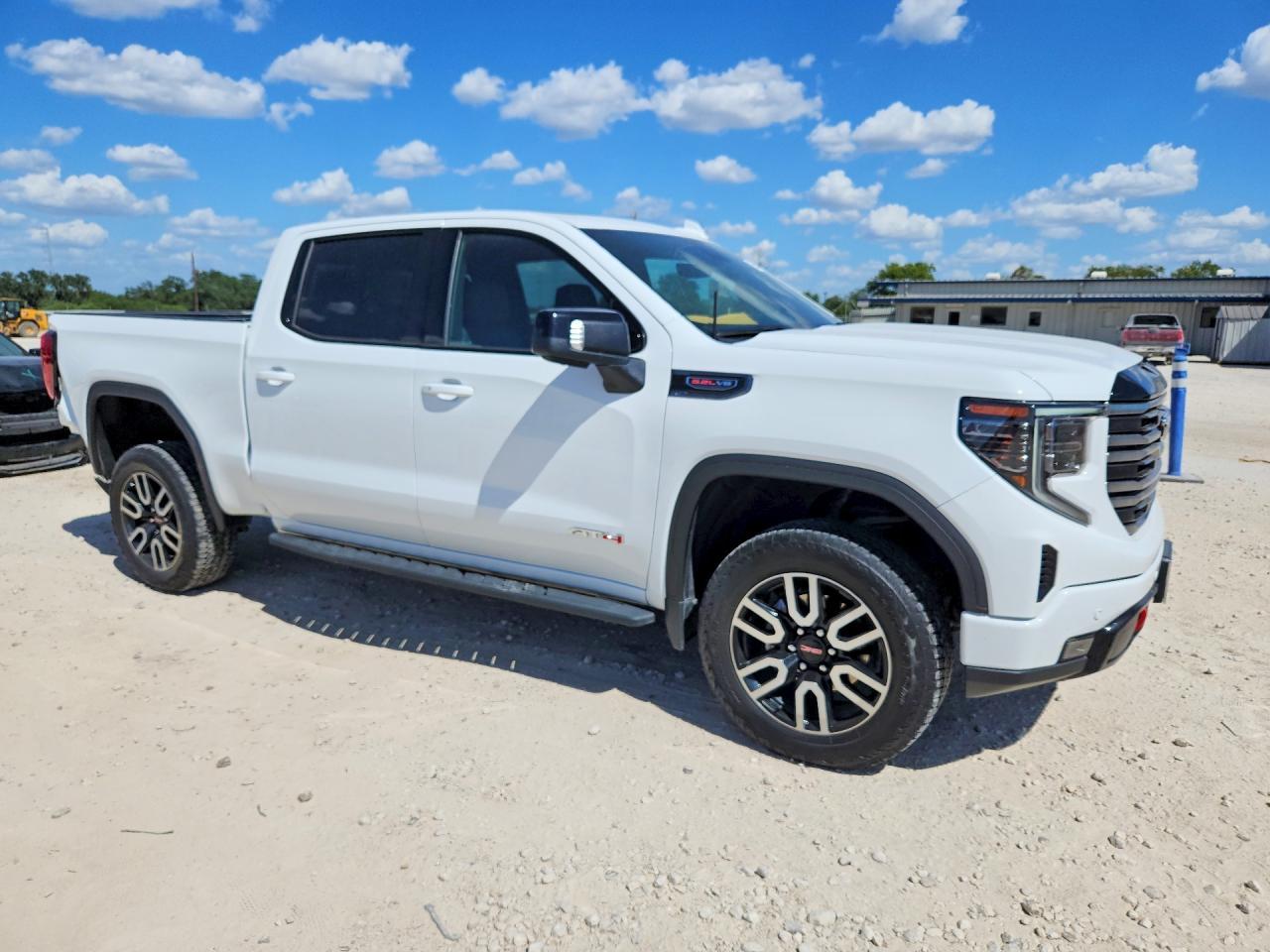 2025 GMC Sierra K1500 At4 - zdjęcie 4