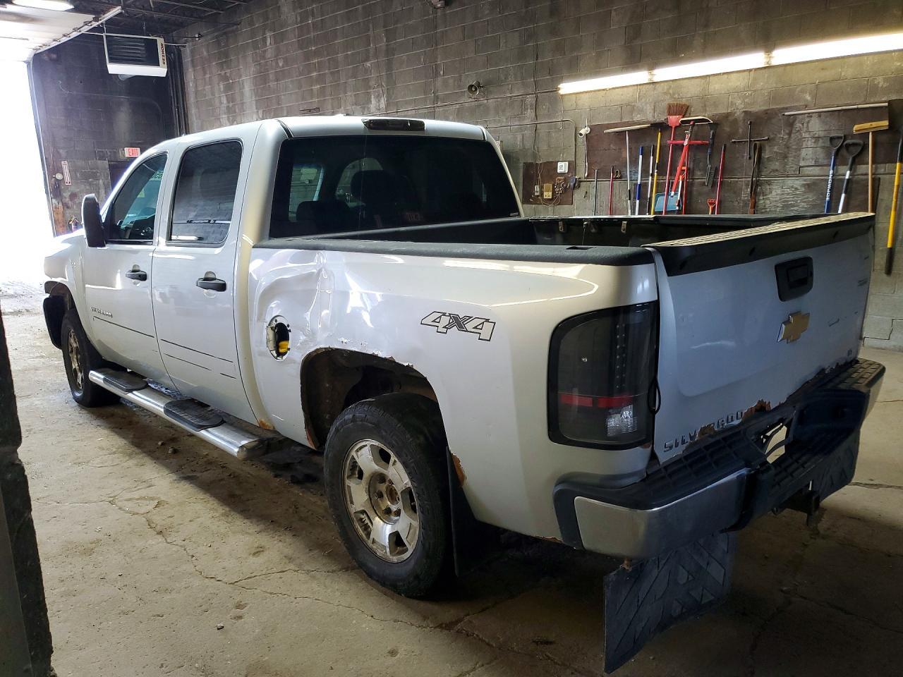 2013 Chevrolet Silverado C1500 Heavy Duty - zdjęcie 2
