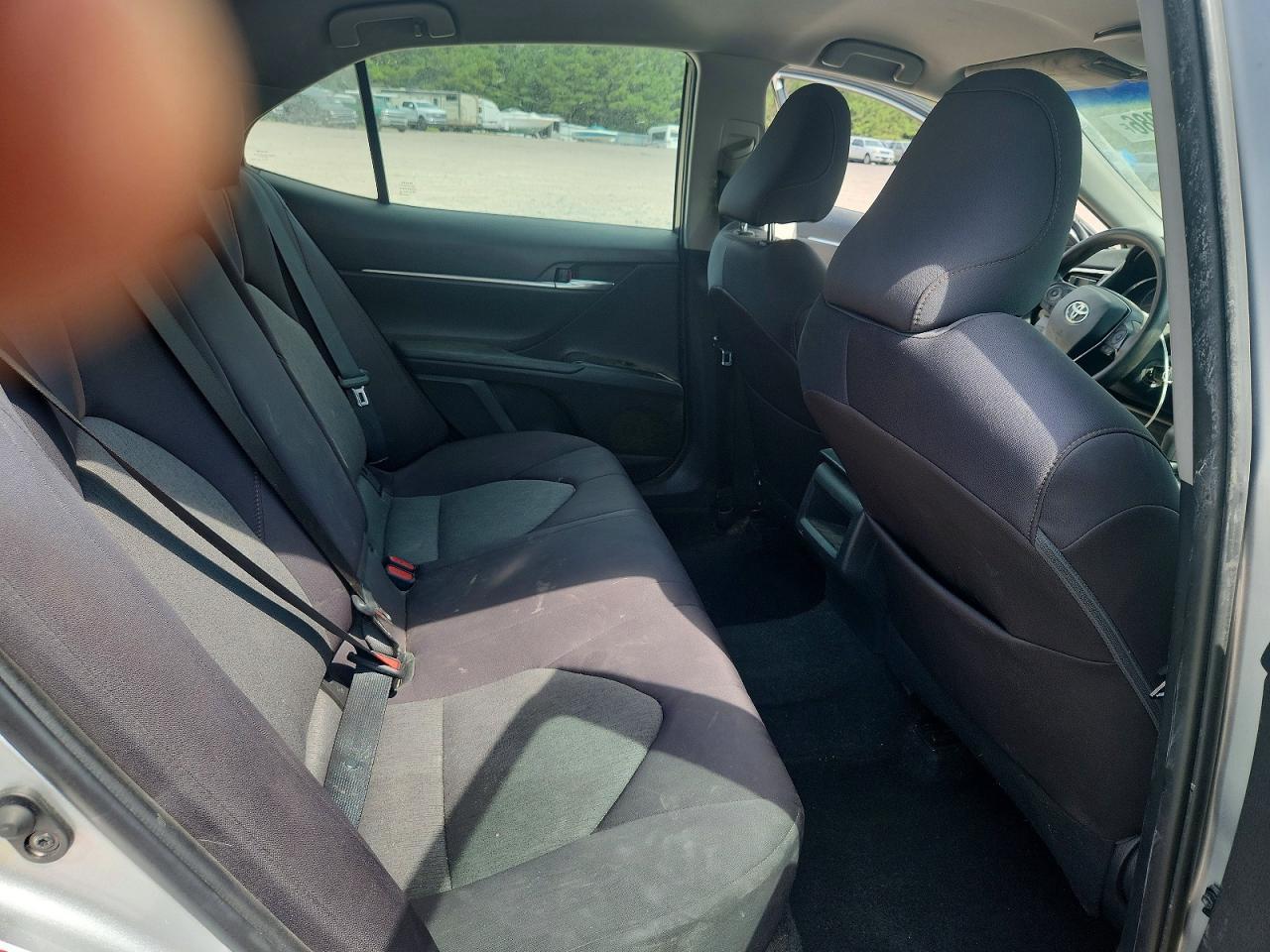 2018 Toyota Camry Le - zdjęcie 10
