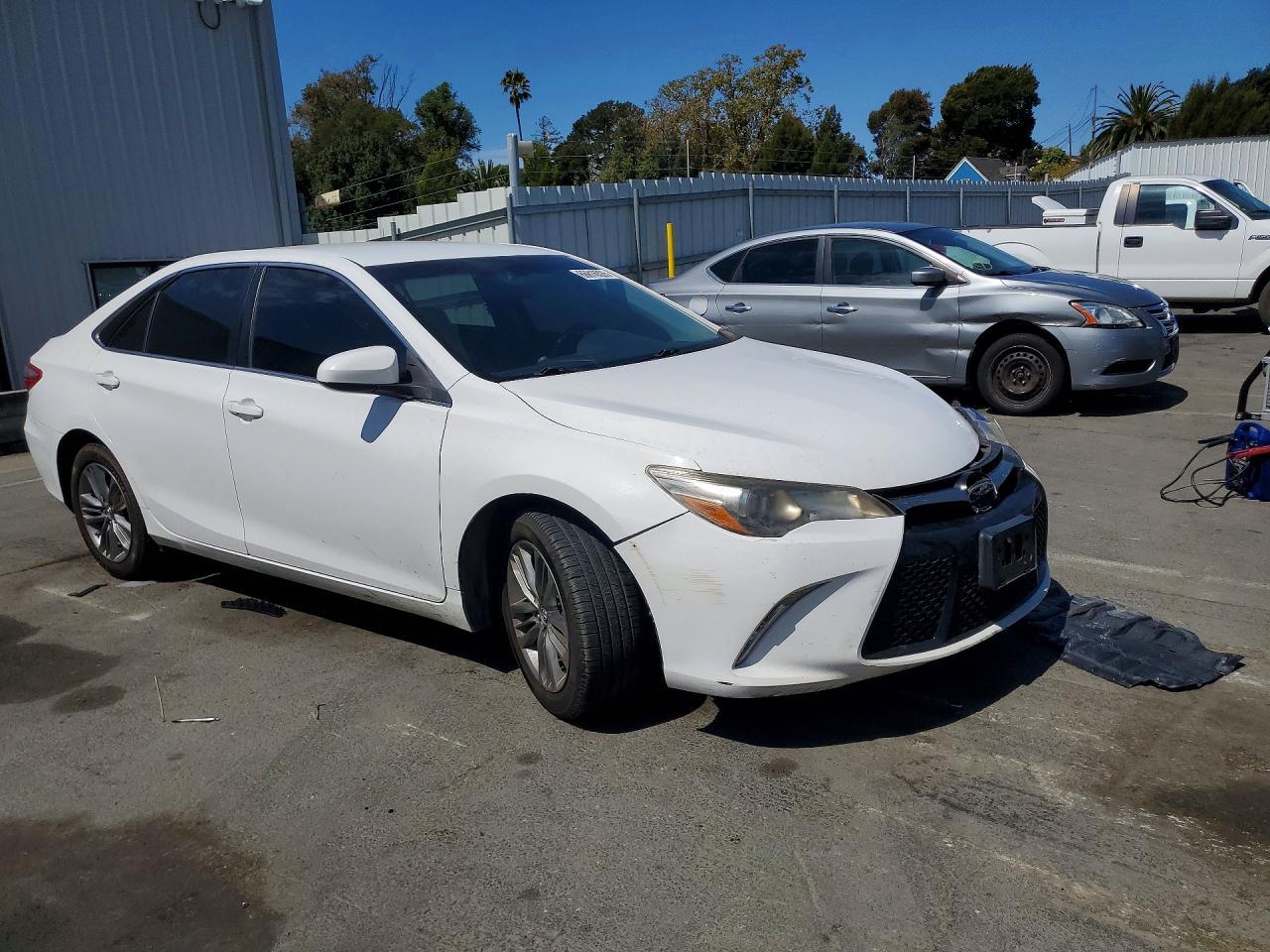 2017 Toyota Camry Se - zdjęcie 4