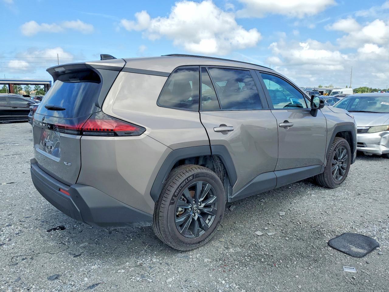 2026 Toyota Rav4 Xle Premium - zdjęcie 3