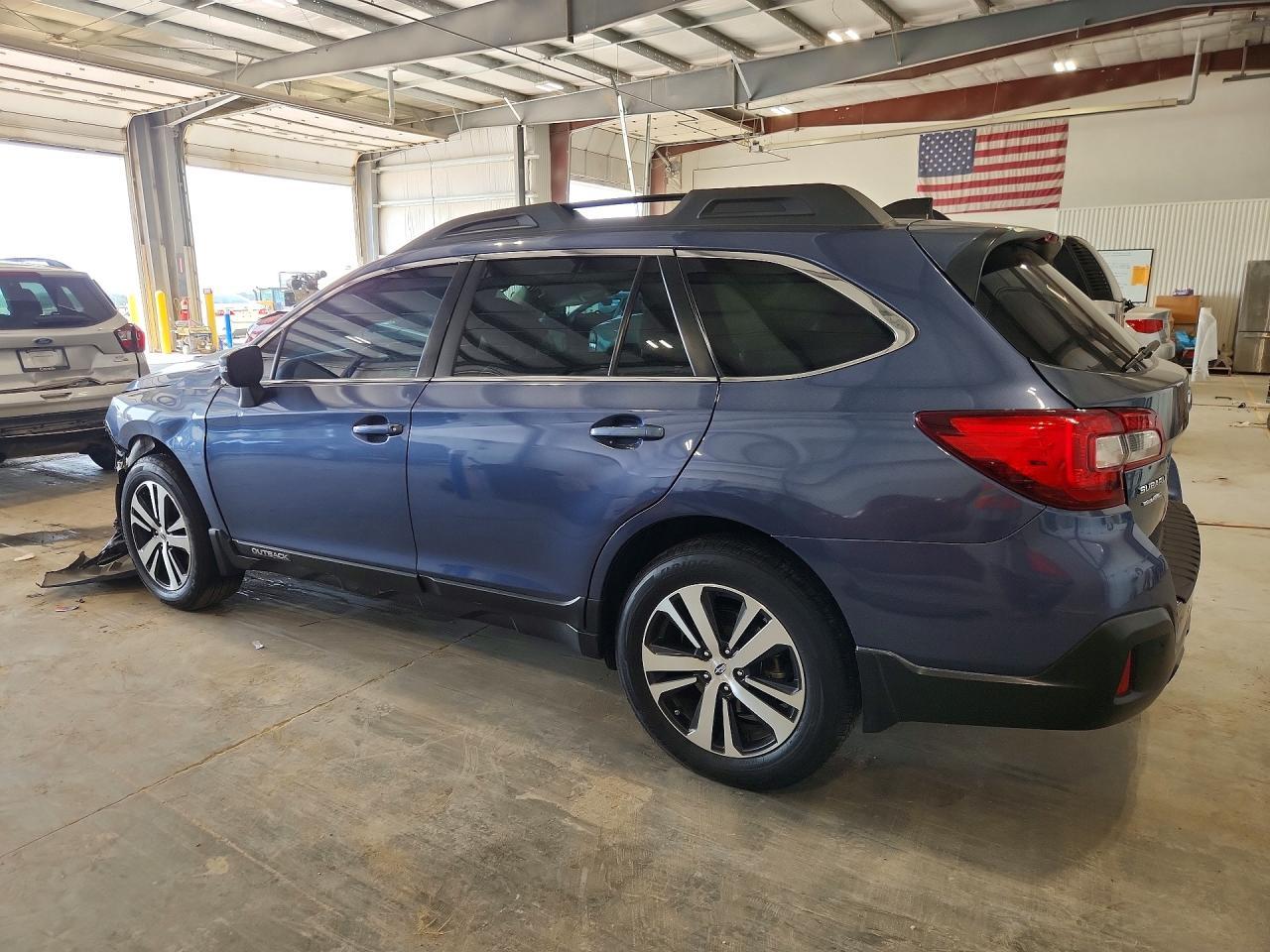 2018 Subaru Outback 3.6R Limited - zdjęcie 2