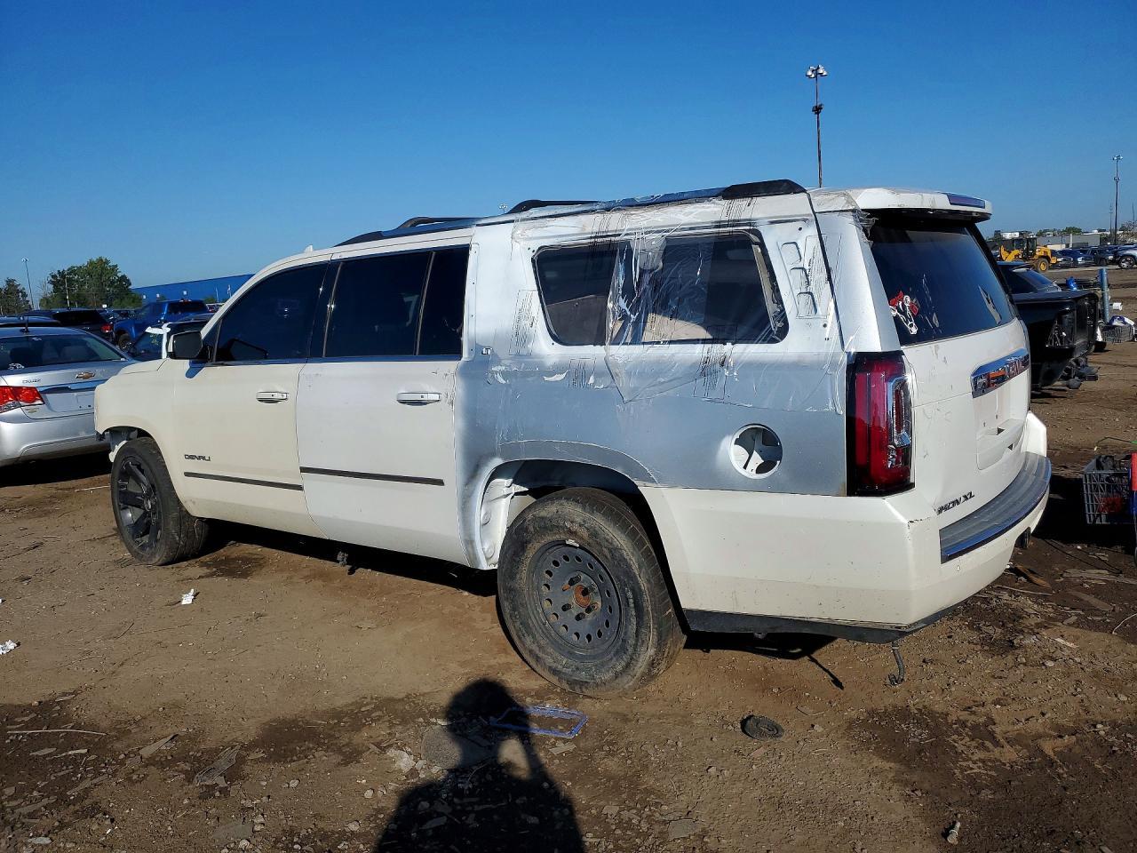 2018 GMC Yukon Xl Denali - zdjęcie 2