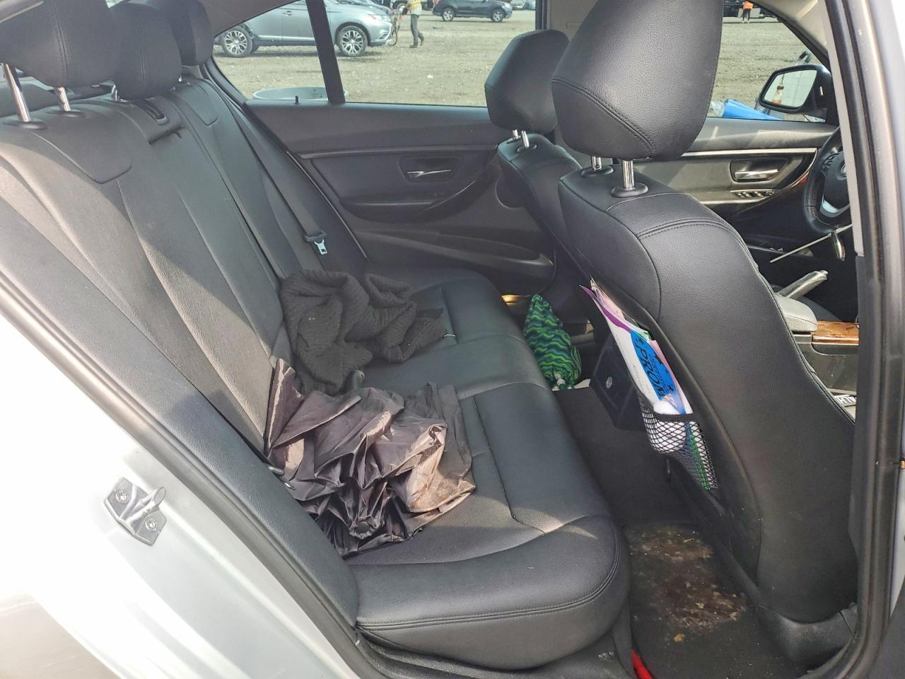 2014 BMW Seria 3 328i - zdjęcie 10