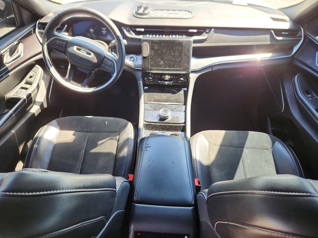 2021 Jeep Grand Cherokee L Laredo - zdjęcie 8