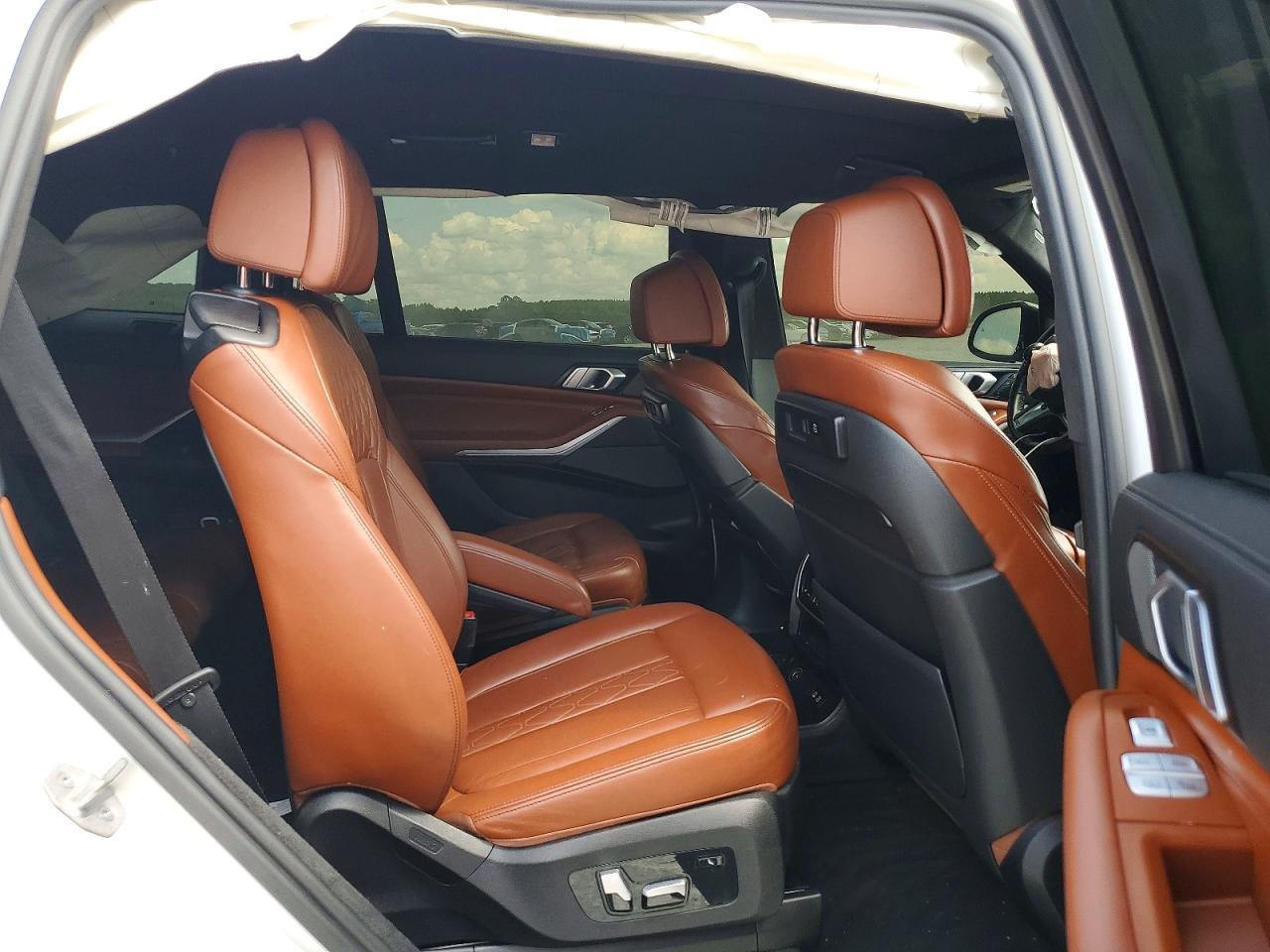 2022 BMW X7 M50I - zdjęcie 11