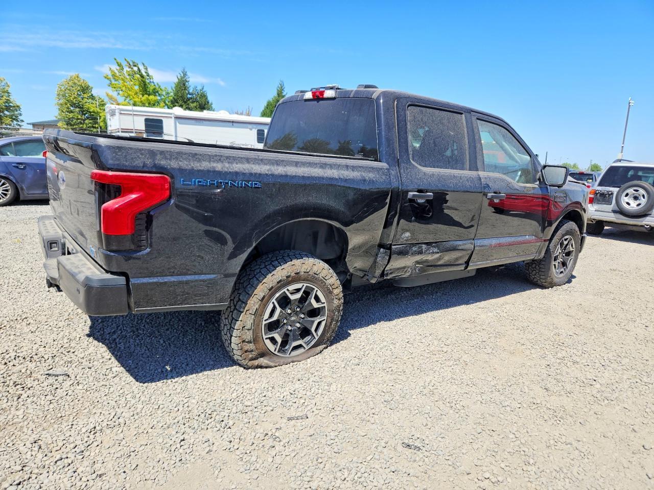 2023 Ford F150 Lightning Pro - zdjęcie 3