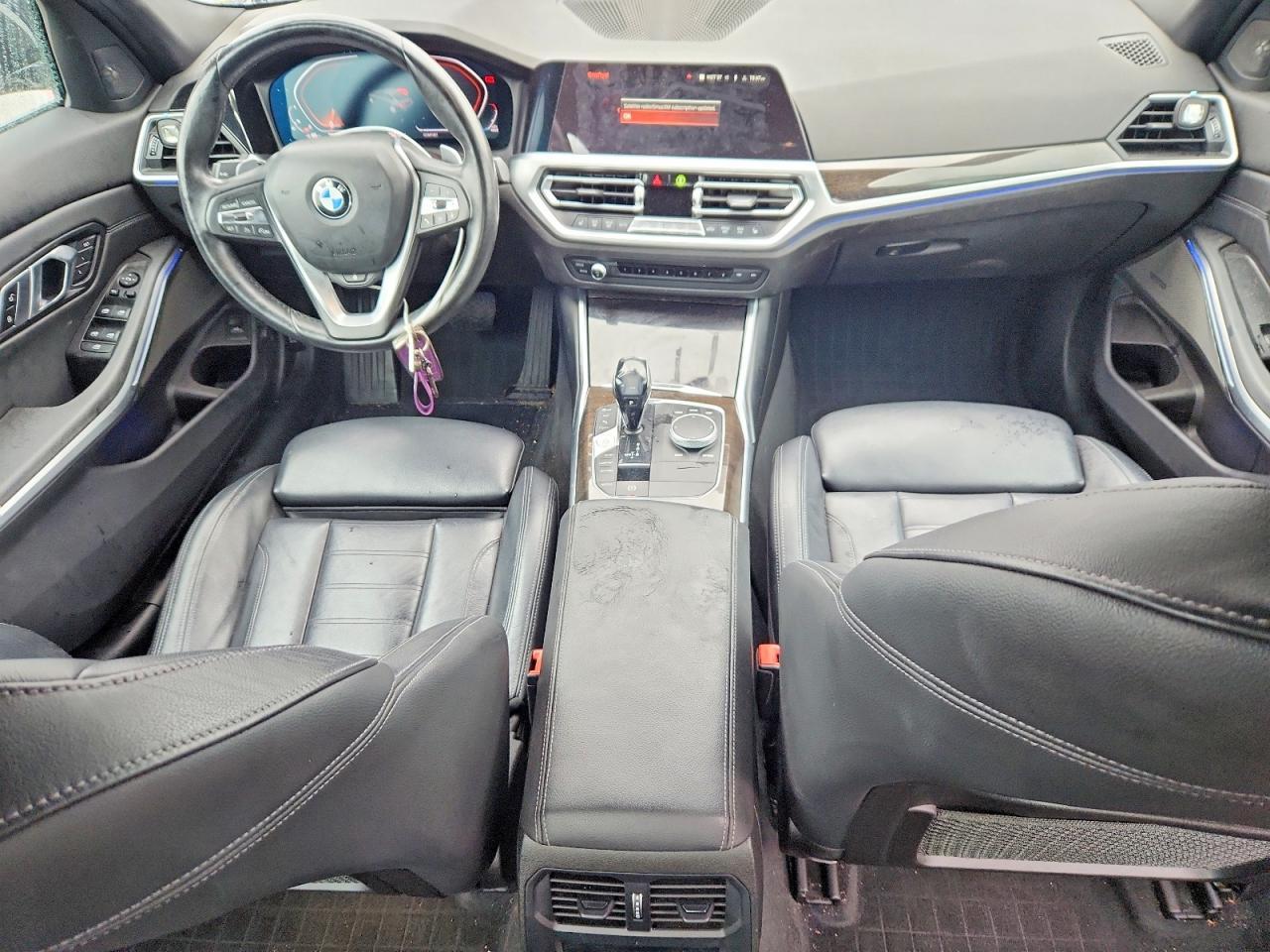 2020 BMW Seria 3 330i - zdjęcie 8