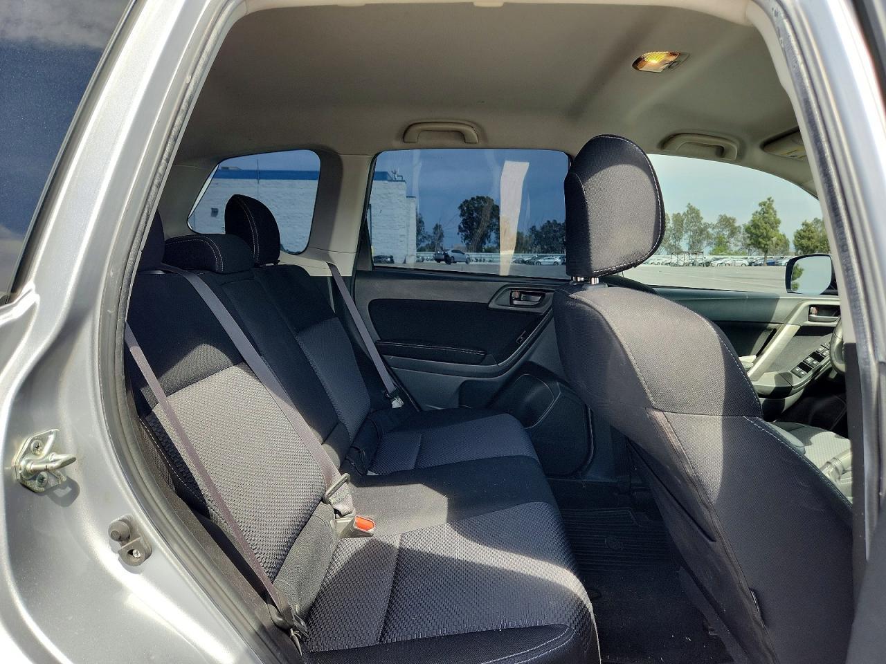 2014 Subaru Forester 2.5I Premium - zdjęcie 10