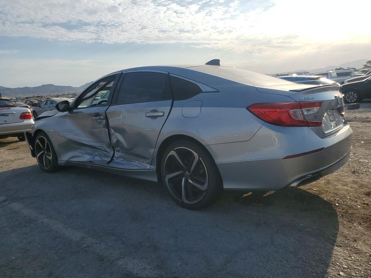 2022 Honda Accord Sport - zdjęcie 2