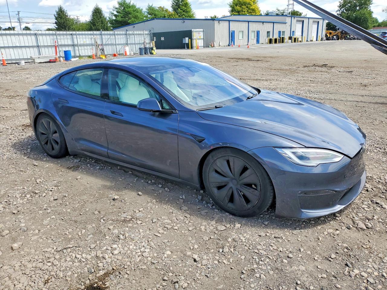 2022 Tesla Model S - zdjęcie 4