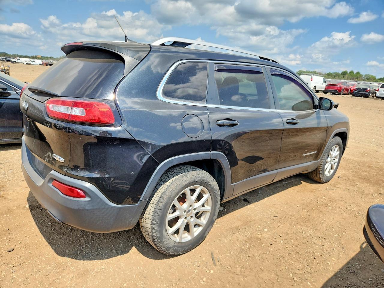 2016 Jeep Cherokee Latitude - zdjęcie 3