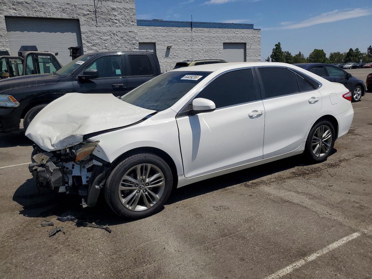 2017 Toyota Camry Se - zdjęcie główne