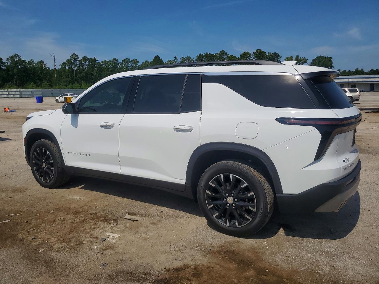 2025 Chevrolet Traverse Lt - zdjęcie 2
