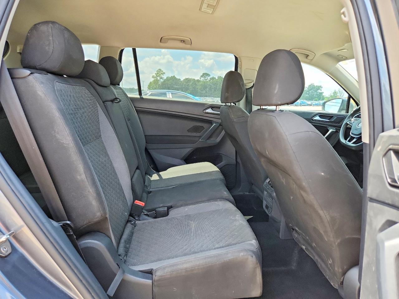 2018 Volkswagen Tiguan S - zdjęcie 11