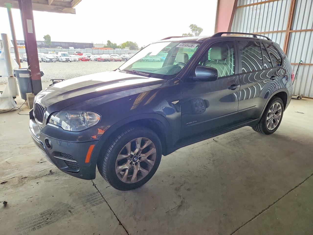 2013 BMW X5 xDrive35I - zdjęcie główne