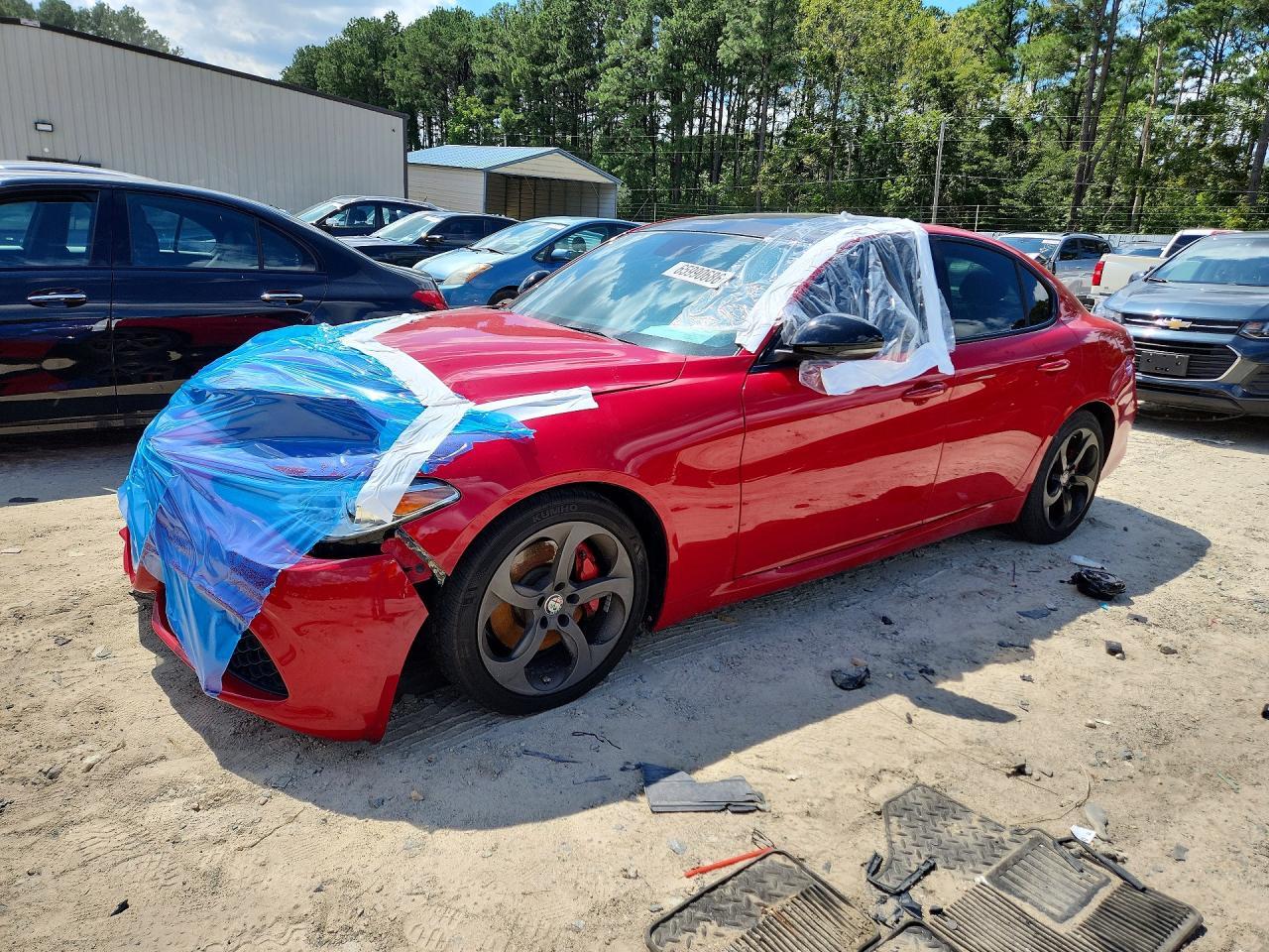 2017 Alfa Romeo Giulia - zdjęcie główne