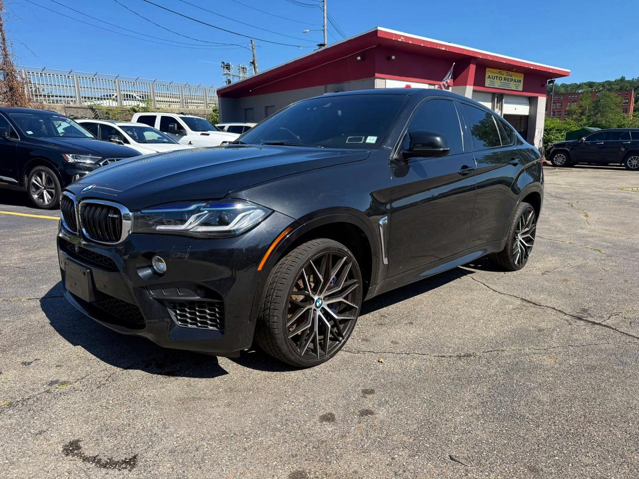 2016 BMW X6 M - zdjęcie główne