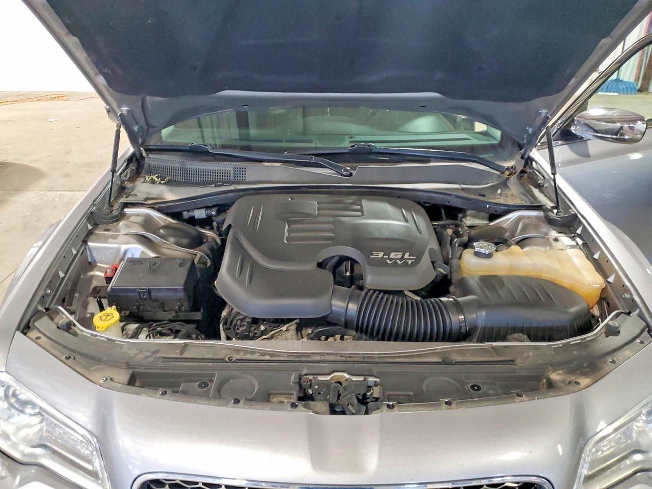 2017 Chrysler 300C - zdjęcie 11