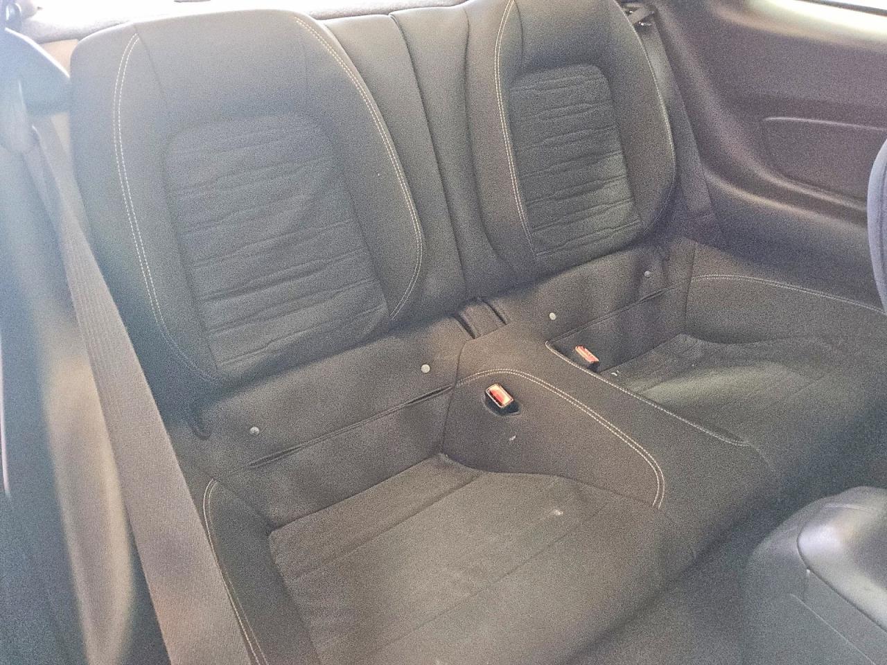 2015 Ford Mustang - zdjęcie 10