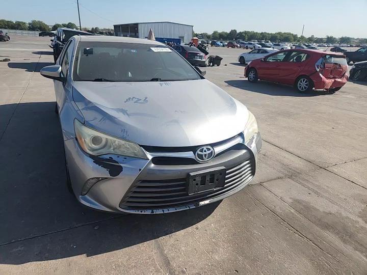 2016 Toyota Camry Xle - zdjęcie 13