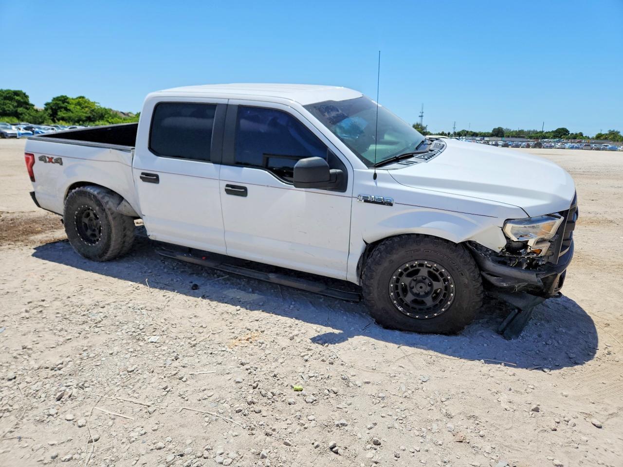 2017 Ford F150 Supercrew - zdjęcie 4