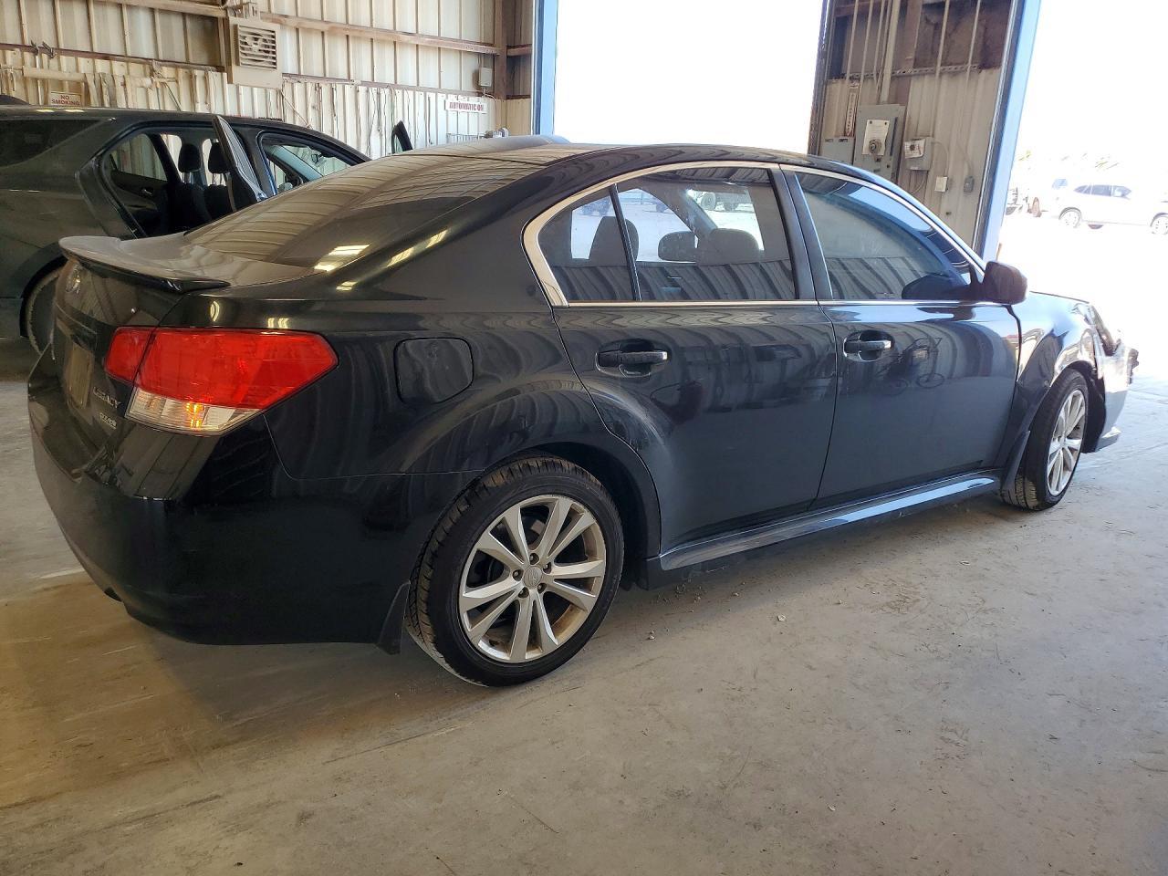 2013 Subaru Legacy 2.5I Premium - zdjęcie 3