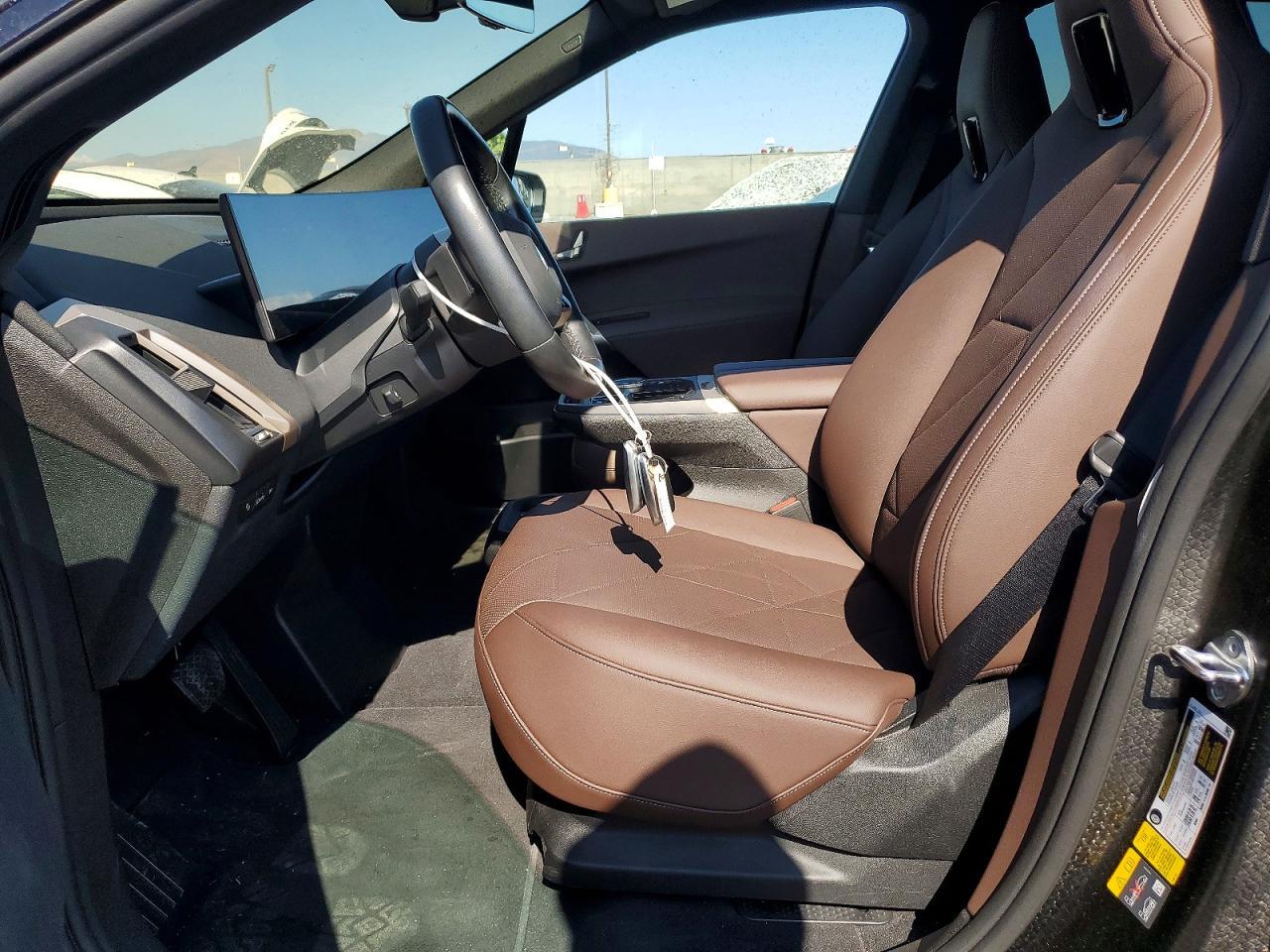 2023 BMW Ix xDrive50 - zdjęcie 7