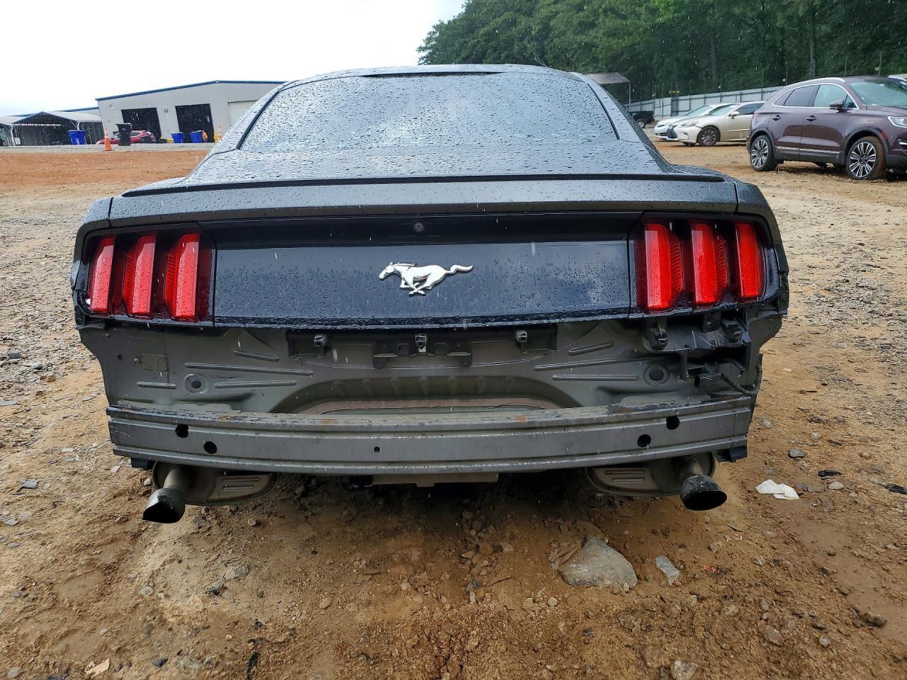 2016 Ford Mustang - zdjęcie 6