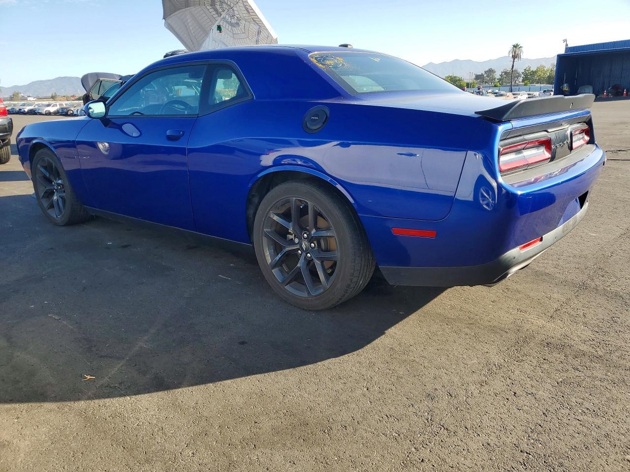2021 Dodge Challenger R/T - zdjęcie 2