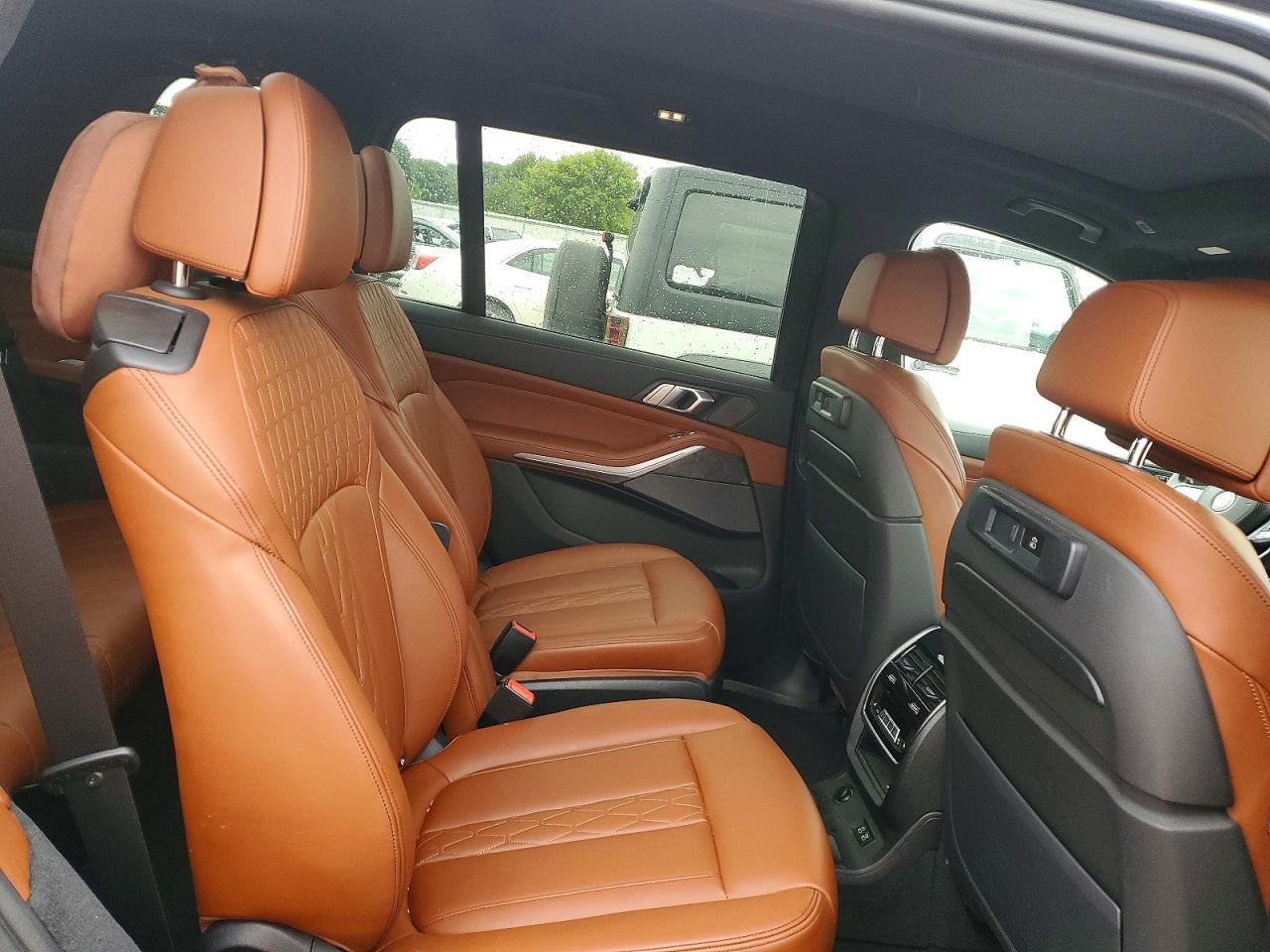 2020 BMW X7 xDrive50I - zdjęcie 11