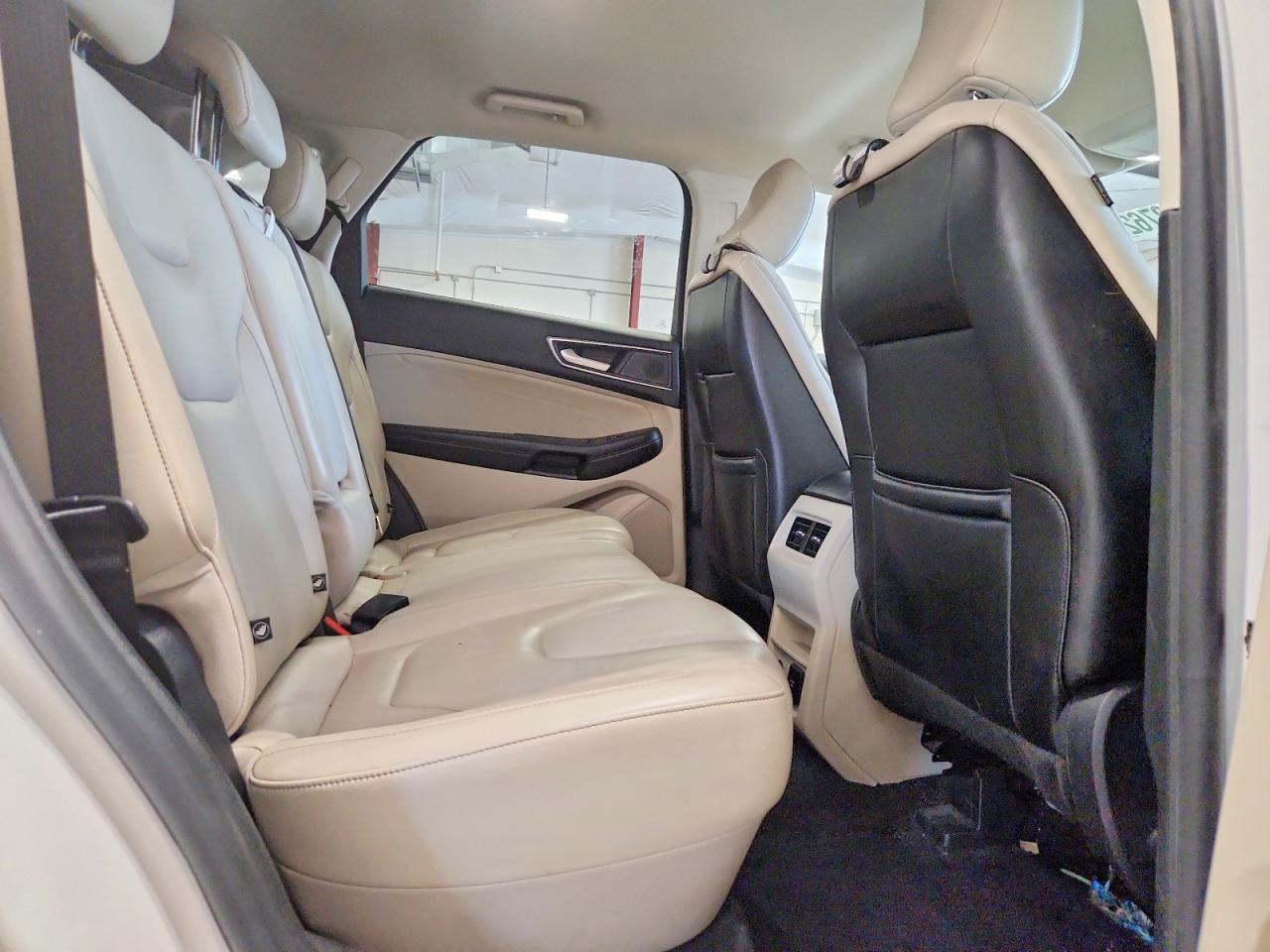 2021 Ford Edge Titanium - zdjęcie 11