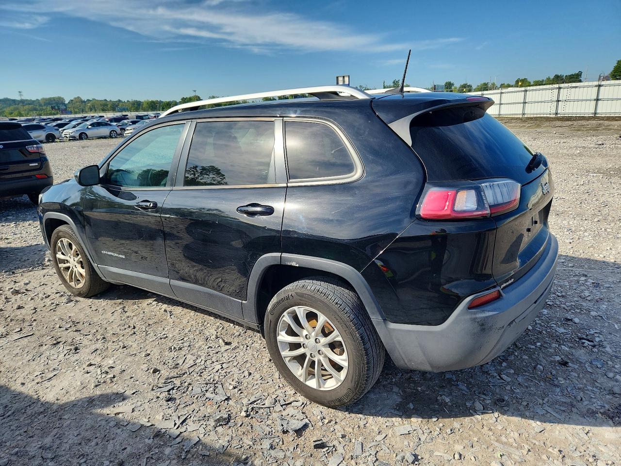 2020 Jeep Cherokee Latitude - zdjęcie 2