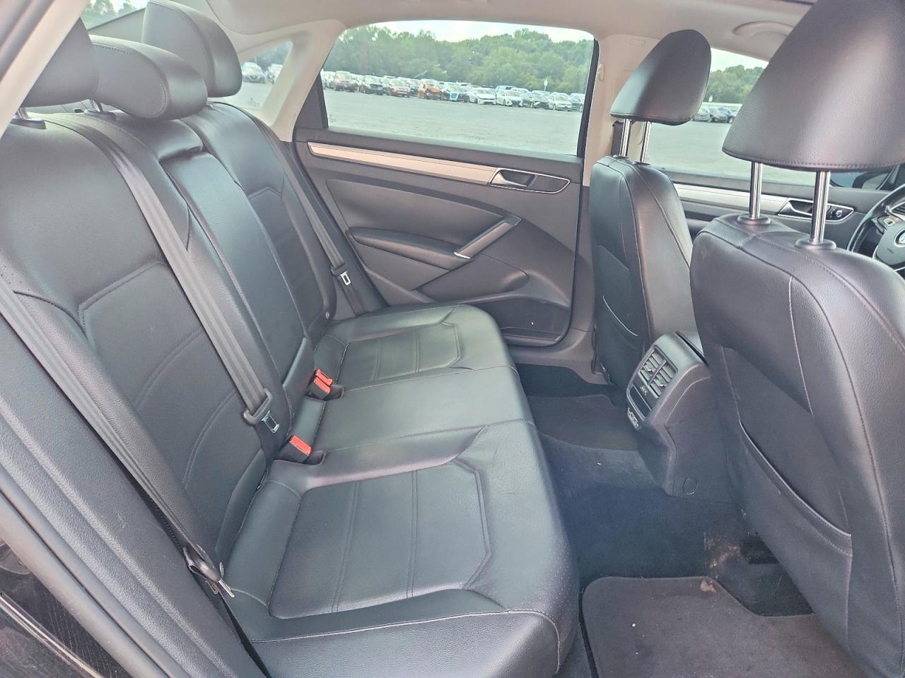 2019 Volkswagen Passat Wolfsburg - zdjęcie 10