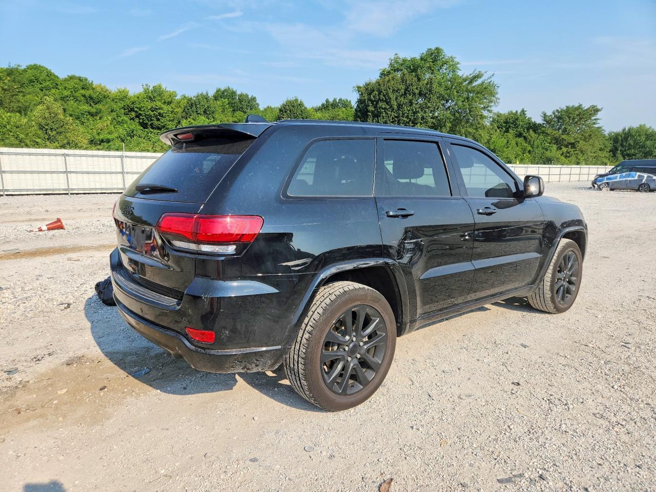 2017 Jeep Grand Cherokee Laredo - zdjęcie 3
