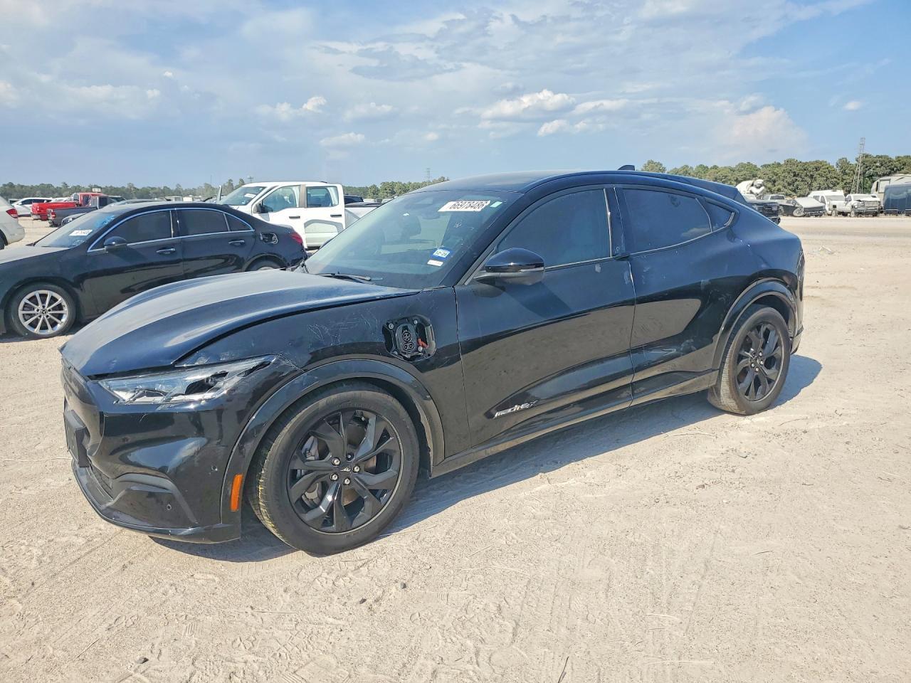 2023 Ford Mustang Mach-E Premium - zdjęcie główne