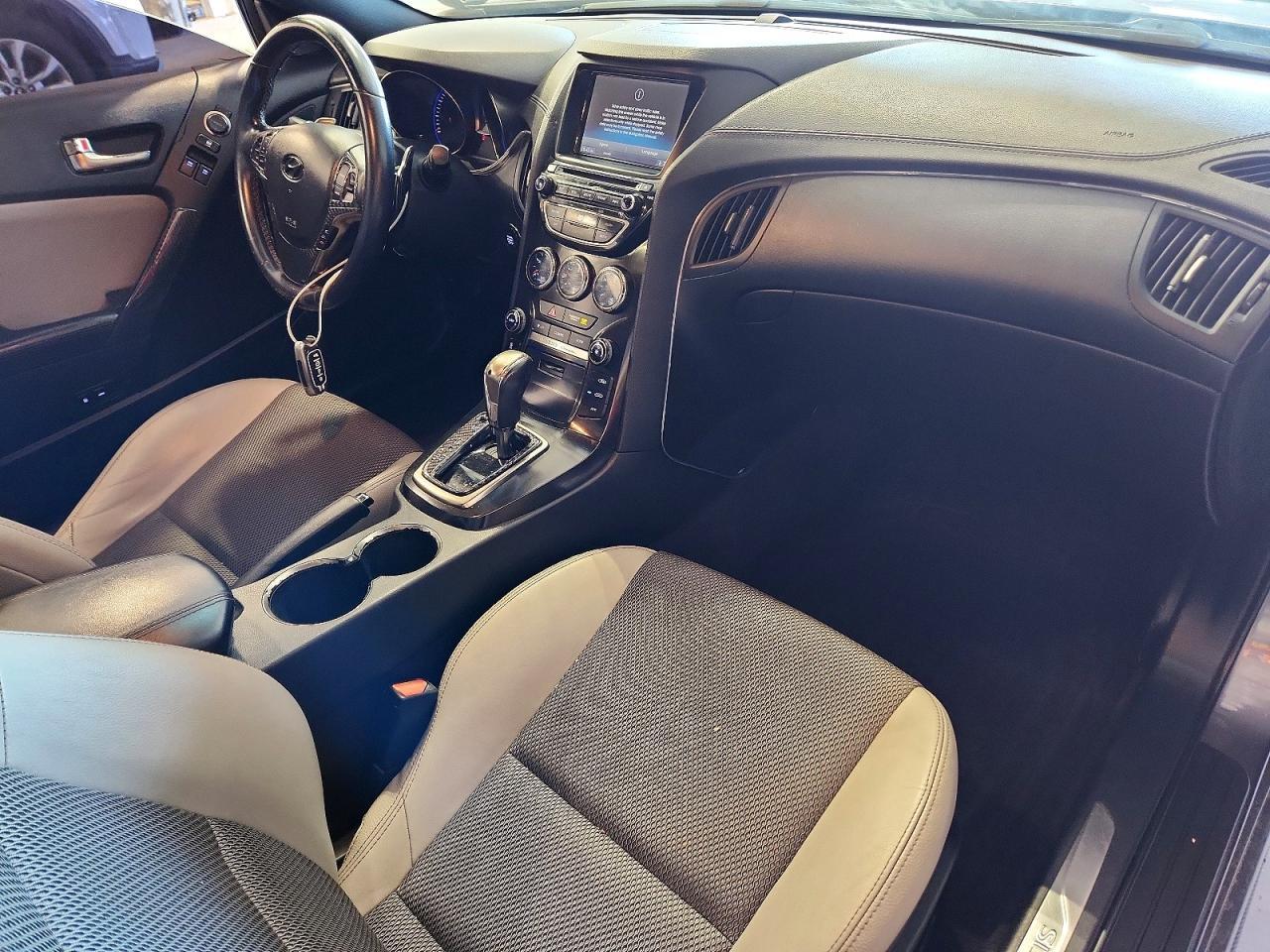 2014 Hyundai Genesis Coupe 2.0T Premium - zdjęcie 8