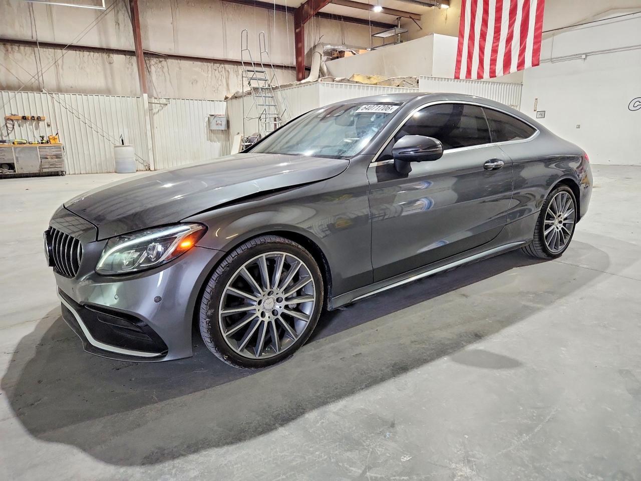 2017 Mercedes-Benz C 300 - zdjęcie główne