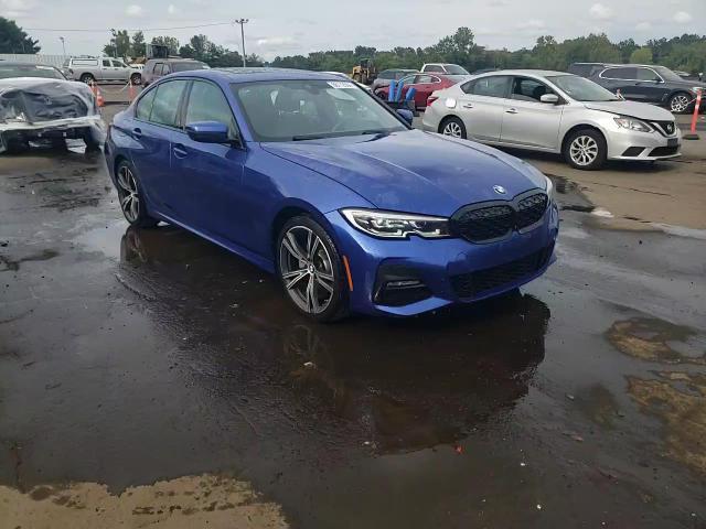 2021 BMW Seria 3 330i - zdjęcie 13