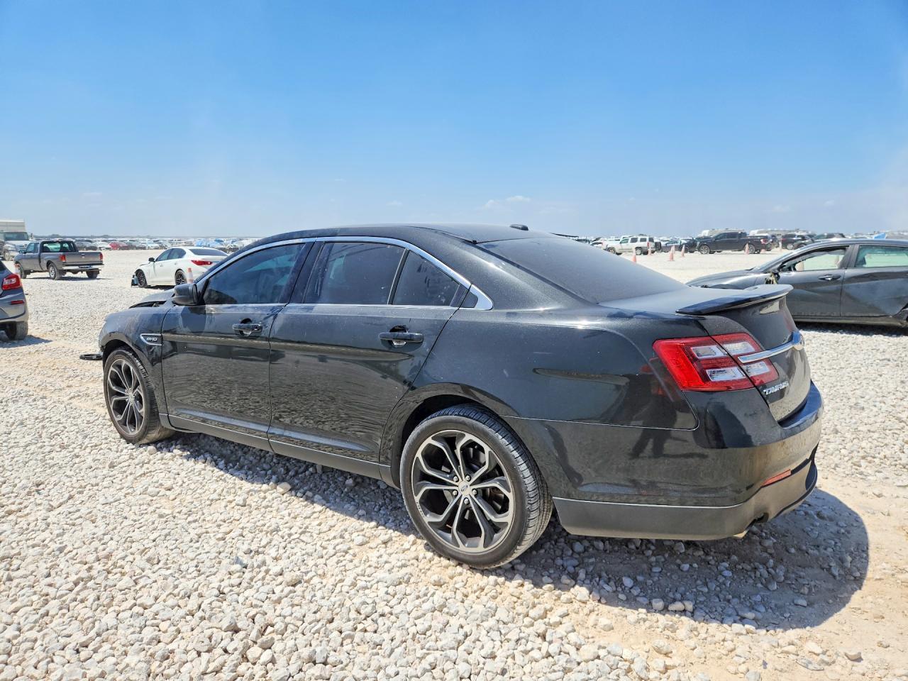 2015 Ford Taurus Sho - zdjęcie 2
