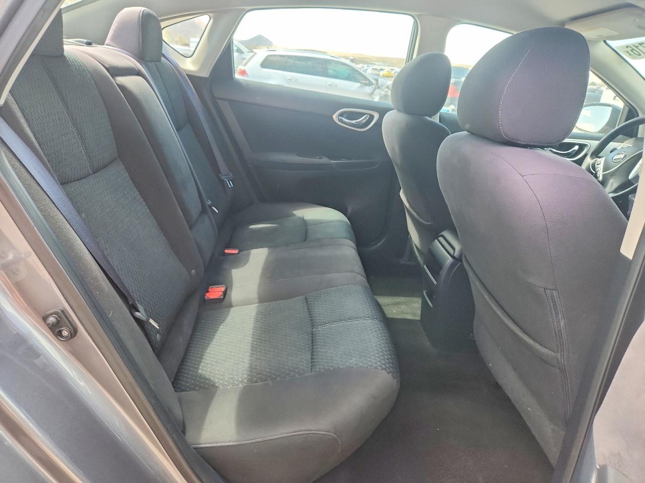 2015 Nissan Sentra Sr - zdjęcie 10