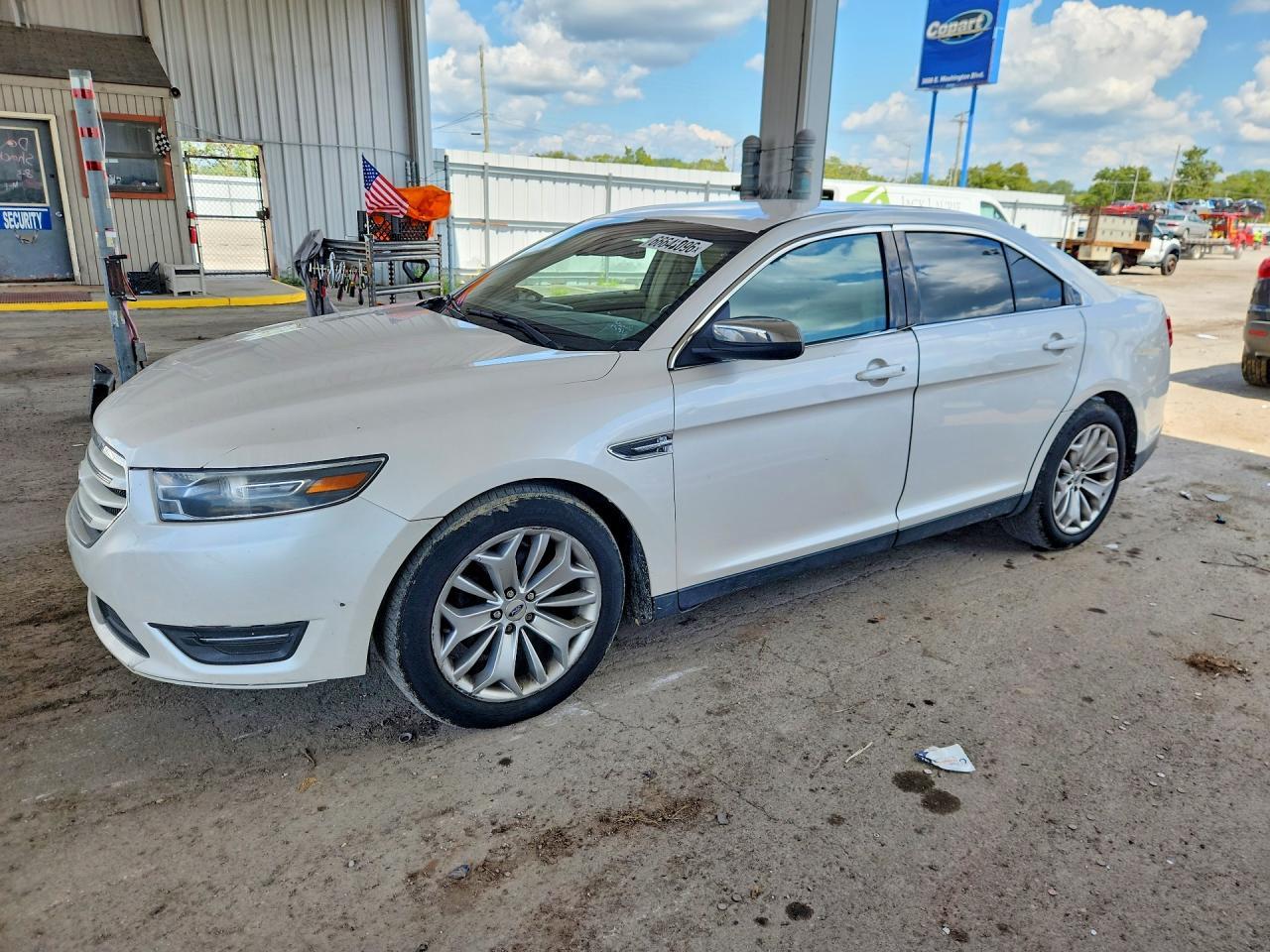 2015 Ford Taurus Limited - zdjęcie główne