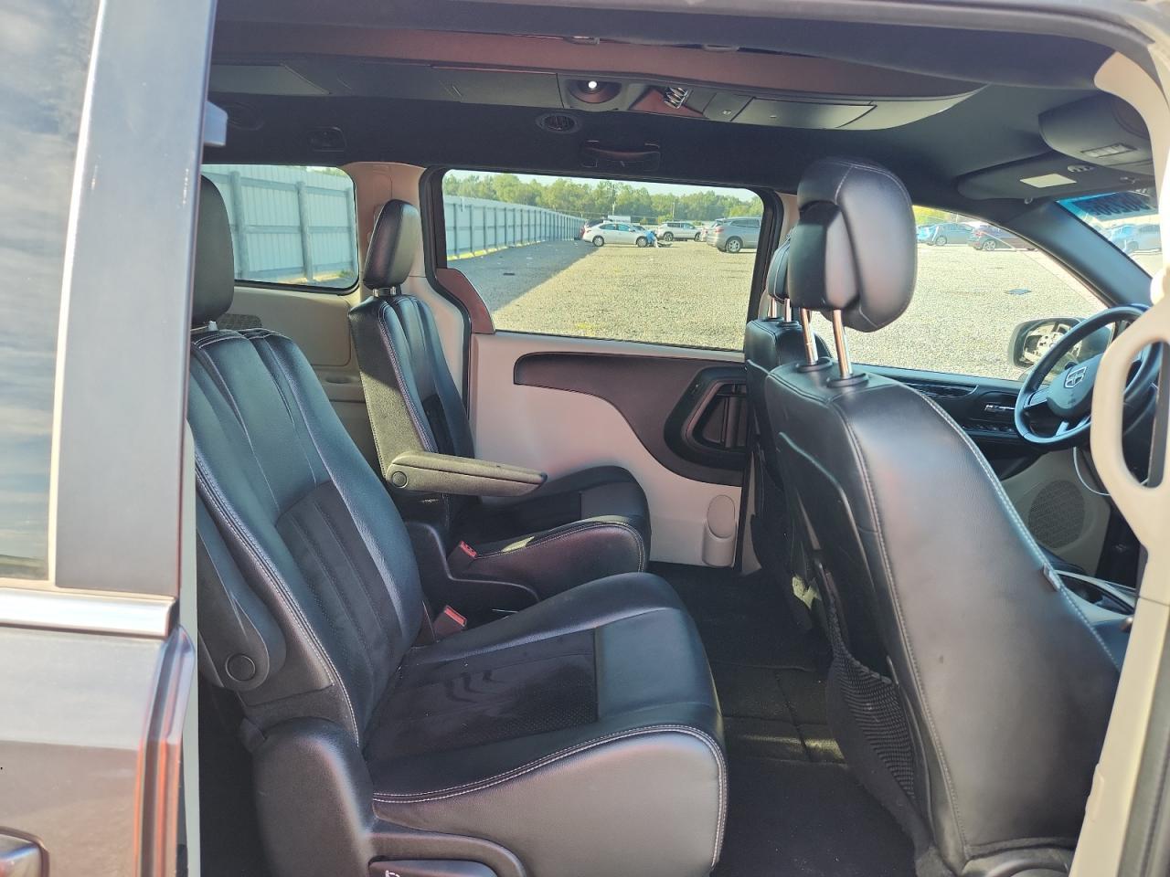 2014 Dodge Grand Caravan Sxt - zdjęcie 11