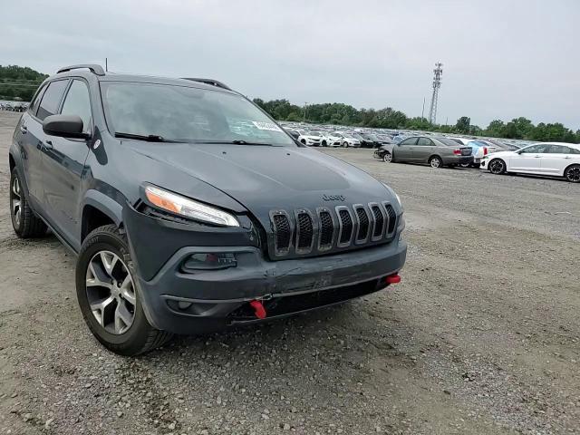 2016 Jeep Cherokee Trailhawk - zdjęcie 13